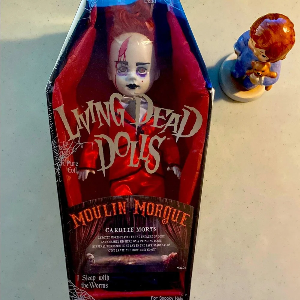 Living Dead Dolls Moulin Morgue Carrote Morts